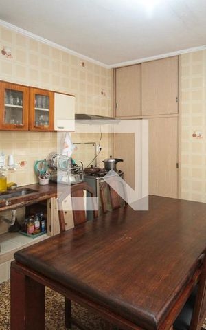 Casa à venda com 117m², 3 quartos e 2 vagas Casa à venda com 117m², 3 quartos e 2 vagasCozinha