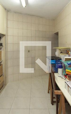 Casa à venda com 117m², 3 quartos e 2 vagas Casa à venda com 117m², 3 quartos e 2 vagasCozinha da edícula