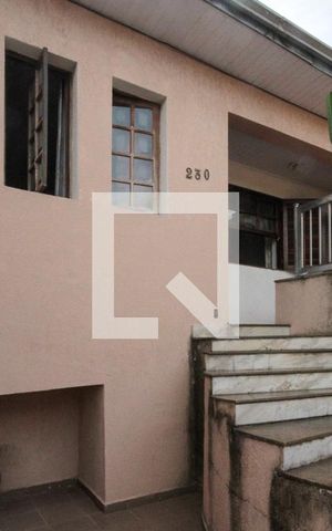 Casa à venda com 117m², 3 quartos e 2 vagas Casa à venda com 117m², 3 quartos e 2 vagasfrente da casa
