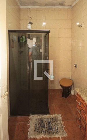 Casa à venda com 117m², 3 quartos e 2 vagas Casa à venda com 117m², 3 quartos e 2 vagasBanheiro