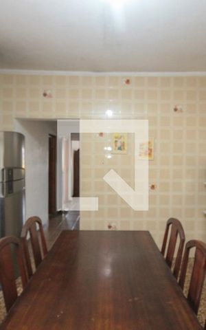 Casa à venda com 117m², 3 quartos e 2 vagas Casa à venda com 117m², 3 quartos e 2 vagasCozinha