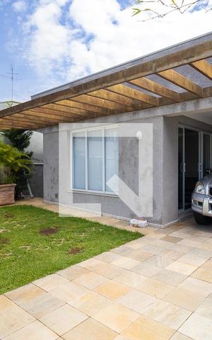 Casa para alugar com 380m², 3 quartos e 4 vagas Casa para alugar com 380m², 3 quartos e 4 vagasVagas de garagem