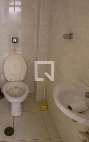 Apartamento para alugar com 125m², 3 quartos e sem vaga Apartamento para alugar com 125m², 3 quartos e sem vagaBanheiro de serviço
