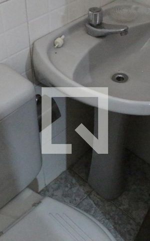 Casa à venda com 398m², 3 quartos e 4 vagasBanheiro da dependência de empregada - foto 2