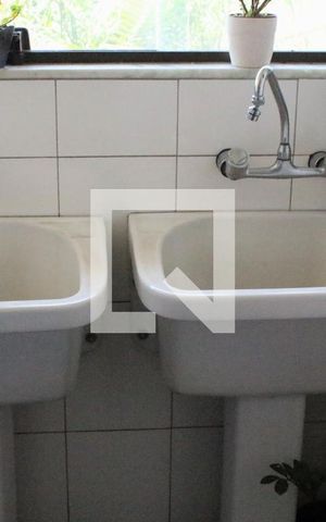 Casa à venda com 398m², 3 quartos e 4 vagasDetalhe - Área de Serviço - Tanques