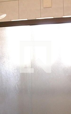 Casa à venda com 398m², 3 quartos e 4 vagasDetalhe- Banheiro suíte 2- Chuveiro