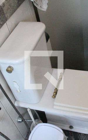 Casa à venda com 398m², 3 quartos e 4 vagasDetalhe - Banheiro suíte 1 - vaso