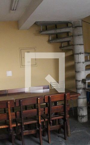 Casa à venda com 398m², 3 quartos e 4 vagasDetalhe - Quintal - Mesa