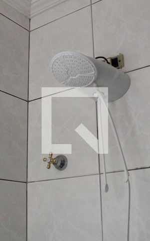 Casa à venda com 398m², 3 quartos e 4 vagasDetalhe - Banheiro suíte 3 - Chuveiro