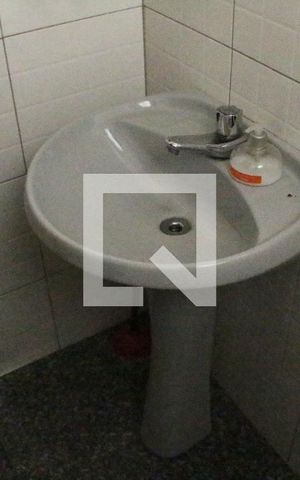 Casa à venda com 398m², 3 quartos e 4 vagasDetalhe - Lavabo 2 - Pia