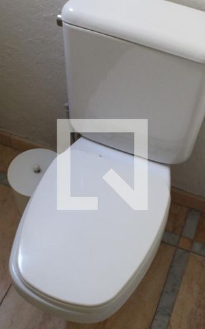 Casa à venda com 398m², 3 quartos e 4 vagasDetalhe - Lavabo 1 - Vaso