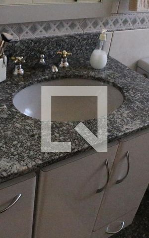 Casa à venda com 398m², 3 quartos e 4 vagasDetalhe- Banheiro suíte 2- Pia