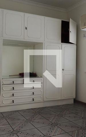 Casa para alugar com 280m², 3 quartos e 6 vagasQuarto 1 - Armários