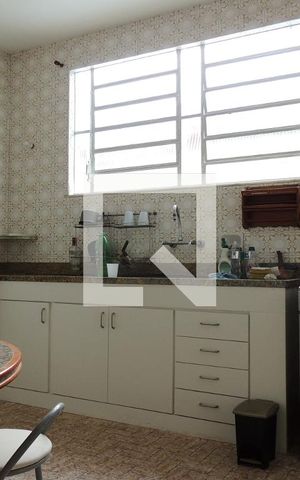 Casa para alugar com 280m², 3 quartos e 6 vagasCozinha - Armários