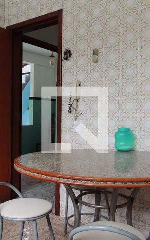 Casa para alugar com 280m², 3 quartos e 6 vagasCozinha - Armários