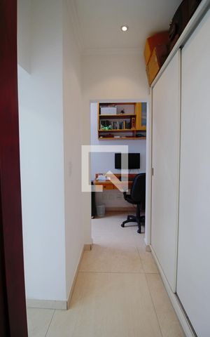 Casa de condomínio para alugar com 340m², 3 quartos e 3 vagas Casa de condomínio para alugar com 340m², 3 quartos e 3 vagasEscritório
