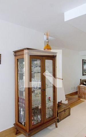 Casa de condomínio para alugar com 340m², 3 quartos e 3 vagas Casa de condomínio para alugar com 340m², 3 quartos e 3 vagasSala 2