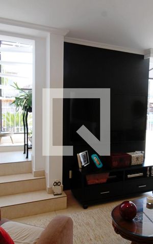 Casa de condomínio para alugar com 340m², 3 quartos e 3 vagas Casa de condomínio para alugar com 340m², 3 quartos e 3 vagasSala 3