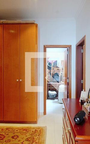 Casa de condomínio para alugar com 340m², 3 quartos e 3 vagas Casa de condomínio para alugar com 340m², 3 quartos e 3 vagasSuíte 3