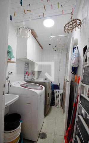 Casa de condomínio para alugar com 340m², 3 quartos e 3 vagas Casa de condomínio para alugar com 340m², 3 quartos e 3 vagasÁrea de Serviço 1