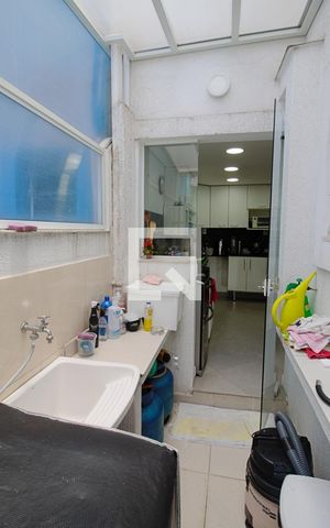 Casa de condomínio para alugar com 340m², 3 quartos e 3 vagas Casa de condomínio para alugar com 340m², 3 quartos e 3 vagasÁrea de Serviço 2