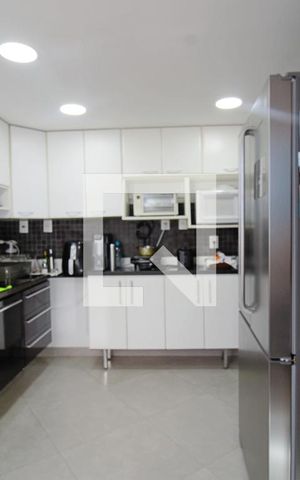 Casa de condomínio para alugar com 340m², 3 quartos e 3 vagas Casa de condomínio para alugar com 340m², 3 quartos e 3 vagasCozinha