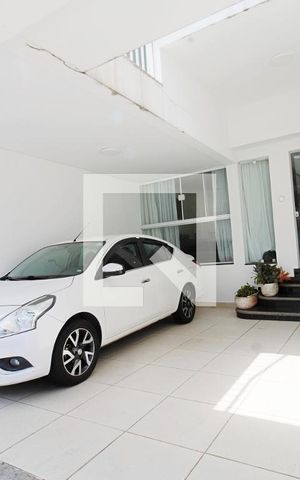 Casa de condomínio para alugar com 340m², 3 quartos e 3 vagas Casa de condomínio para alugar com 340m², 3 quartos e 3 vagasGaragem