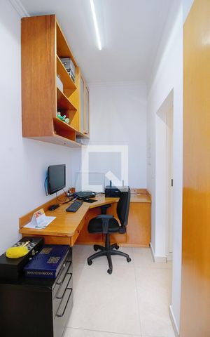 Casa de condomínio para alugar com 340m², 3 quartos e 3 vagas Casa de condomínio para alugar com 340m², 3 quartos e 3 vagasEscritório