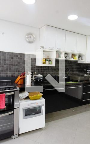 Casa de condomínio para alugar com 340m², 3 quartos e 3 vagas Casa de condomínio para alugar com 340m², 3 quartos e 3 vagasCozinha