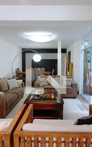 Casa de condomínio para alugar com 340m², 3 quartos e 3 vagas Casa de condomínio para alugar com 340m², 3 quartos e 3 vagasSala 2