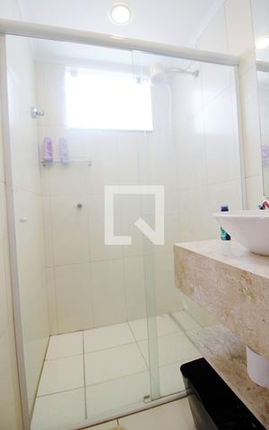 Casa de condomínio para alugar com 340m², 3 quartos e 3 vagas Casa de condomínio para alugar com 340m², 3 quartos e 3 vagasBanheiro da Suíte 2