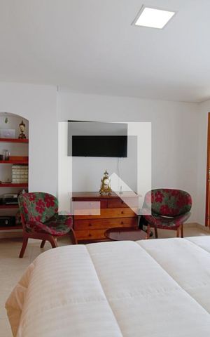 Casa de condomínio para alugar com 340m², 3 quartos e 3 vagas Casa de condomínio para alugar com 340m², 3 quartos e 3 vagasSuíte 3