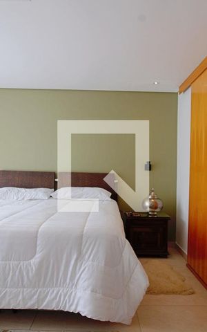 Casa de condomínio para alugar com 340m², 3 quartos e 3 vagas Casa de condomínio para alugar com 340m², 3 quartos e 3 vagasSuíte 3