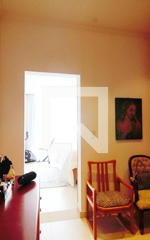 Casa de condomínio para alugar com 340m², 3 quartos e 3 vagas Casa de condomínio para alugar com 340m², 3 quartos e 3 vagasSuíte 3