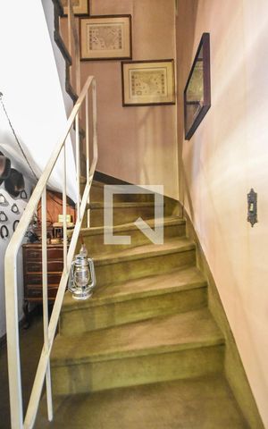 Casa à venda com 162m², 3 quartos e 3 vagasEscada