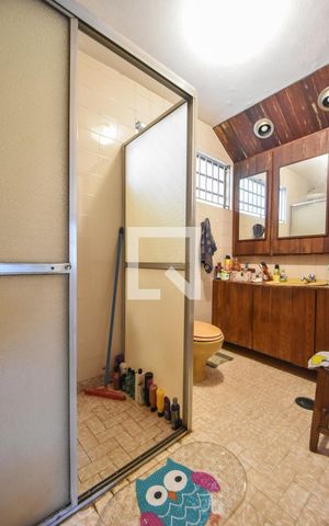 Casa à venda com 162m², 3 quartos e 3 vagasBanheiro 01