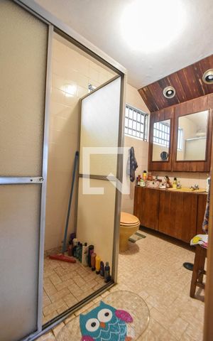 Casa à venda com 162m², 3 quartos e 3 vagasBanheiro 01