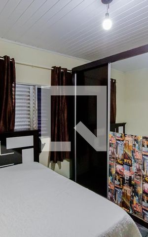 Casa à venda com 240m², 1 quarto e 3 vagas Casa à venda com 240m², 1 quarto e 3 vagasQuarto
