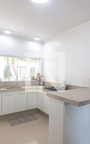 Casa à venda com 280m², 3 quartos e 4 vagas Casa à venda com 280m², 3 quartos e 4 vagasCozinha