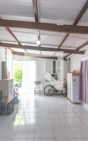 Casa à venda com 280m², 3 quartos e 4 vagas Casa à venda com 280m², 3 quartos e 4 vagasSalão