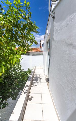 Casa à venda com 280m², 3 quartos e 4 vagas Casa à venda com 280m², 3 quartos e 4 vagasVaranda salão