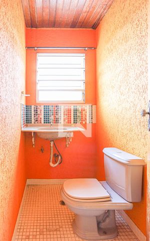 Casa à venda com 247m², 2 quartos e 2 vagasBanheiro