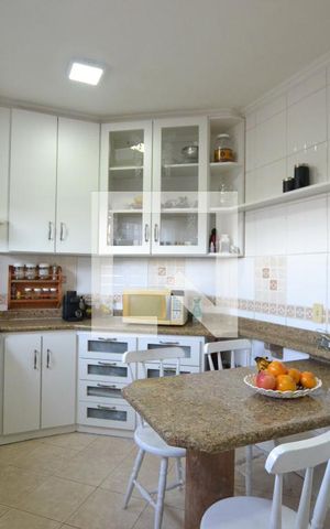 Casa à venda com 330m², 4 quartos e 3 vagasCozinha