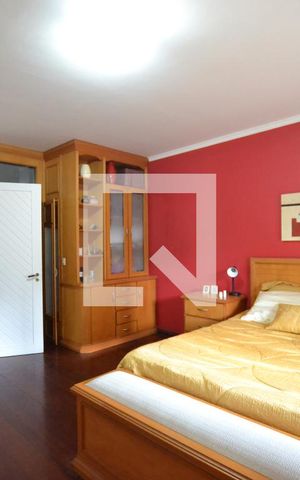 Casa à venda com 330m², 4 quartos e 3 vagasSuíte Master