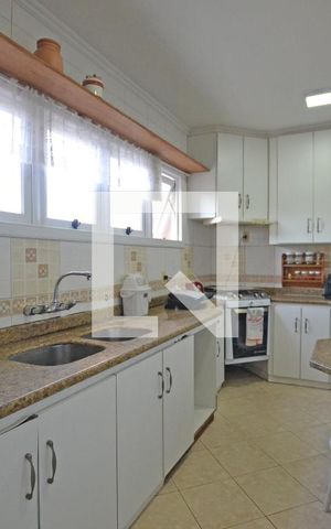 Casa à venda com 330m², 4 quartos e 3 vagasCozinha