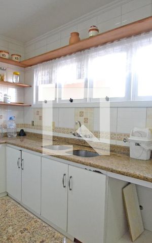 Casa à venda com 330m², 4 quartos e 3 vagasCozinha