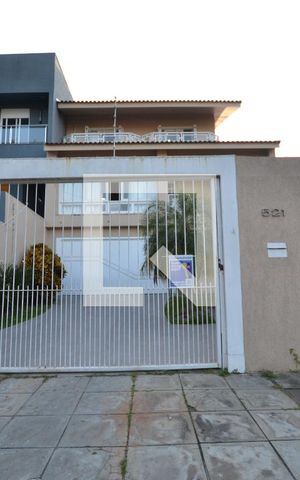 Casa à venda com 330m², 4 quartos e 3 vagasFachada
