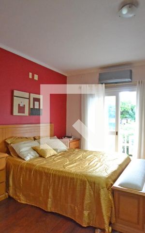 Casa à venda com 330m², 4 quartos e 3 vagasSuíte Master