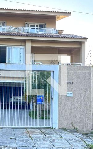Casa à venda com 330m², 4 quartos e 3 vagasFachada