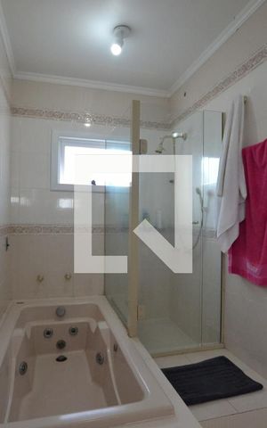 Casa à venda com 330m², 4 quartos e 3 vagasBanheiro da Suíte